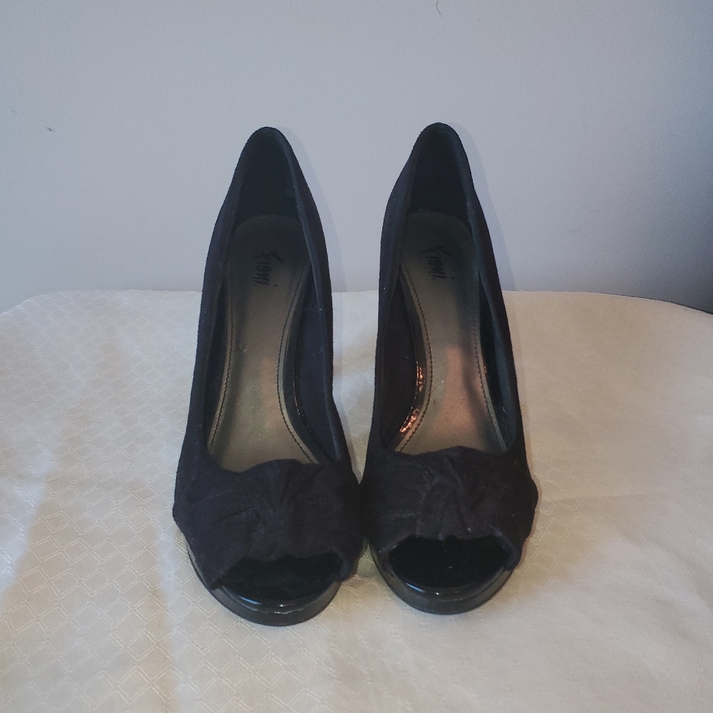 Fioni Black peep toe platform heels